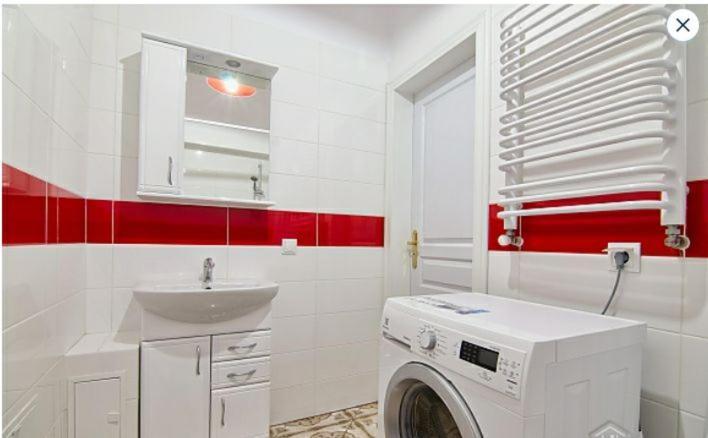 Три Кімнати Вулиця Грушевського 9 Центр Міста Львів Apartment Ngoại thất bức ảnh